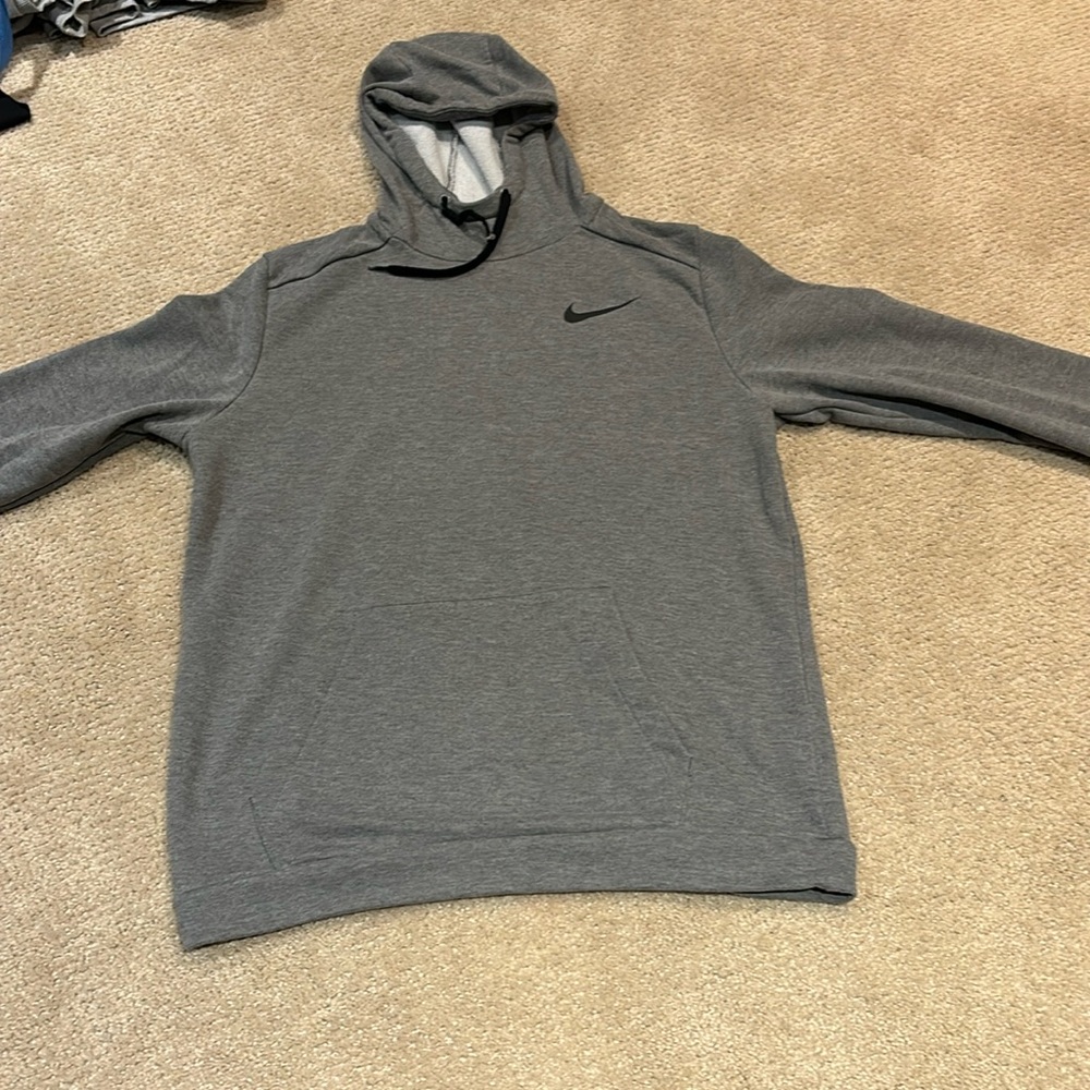Men’s Nike Dri-fit sweatshirt